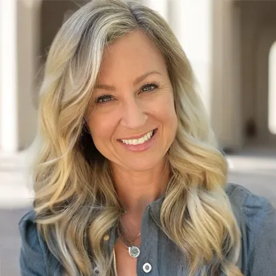 Amber Lynn-Mountain profile photo