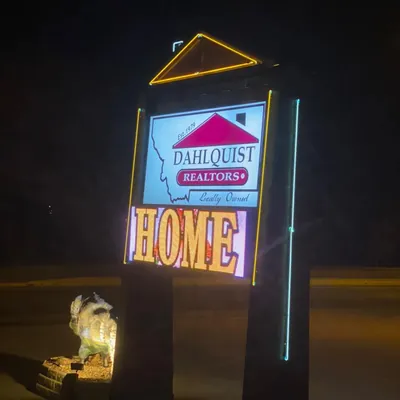 Dahlquist Realtors logo