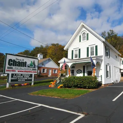 Davis R. Chant Realtors Honesdale logo