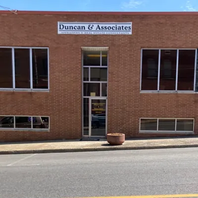Duncan and Associates logo