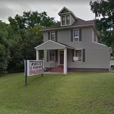 Holtz & Associates Real Estate LLC logo