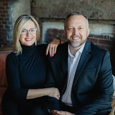Homes By Lisa Miller & Kentucky Ron logo