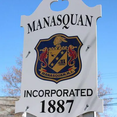 Living In Manasquan logo