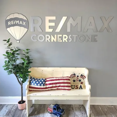 RE/MAX Cornerstone Realty logo
