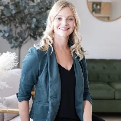 Real Estate With Ashley Lee profile photo