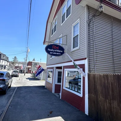 Realty of Maine logo