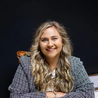 Rebecca Smith \ Serenity Realty logo