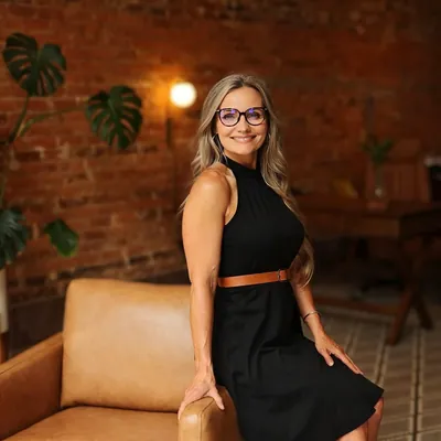 Renee Dobson Realty Group logo