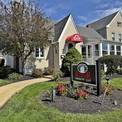 Royer Realty LLC logo