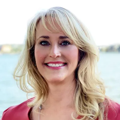 Suzanne Russell profile photo