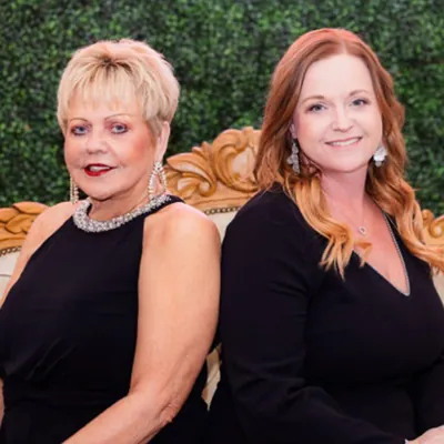 Team Linda & Stacey logo