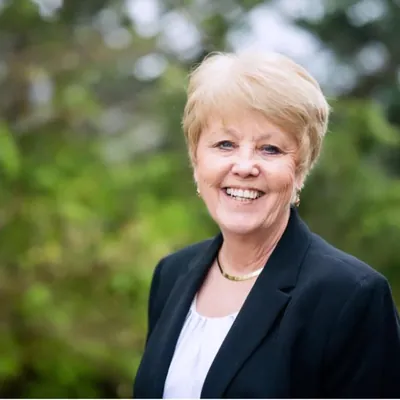 The Deb Williams Team logo