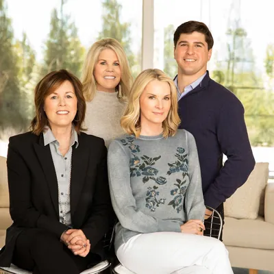 The Hamptons Team logo