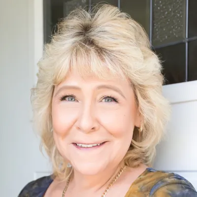 Tina Dubois profile photo