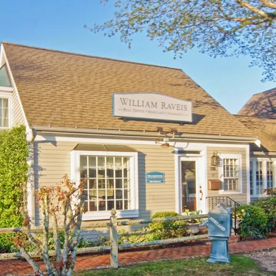 William Raveis Real Estate logo