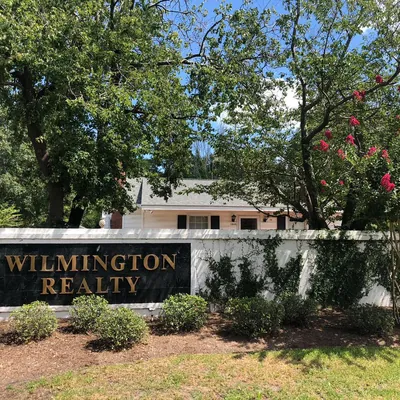 Wilmington Realty LLC logo